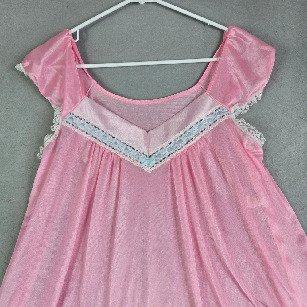 Vintage Pink Nylon Nightgown Womens Medium Pink‎ Lace Trim Ruffle Hem Sleepwear